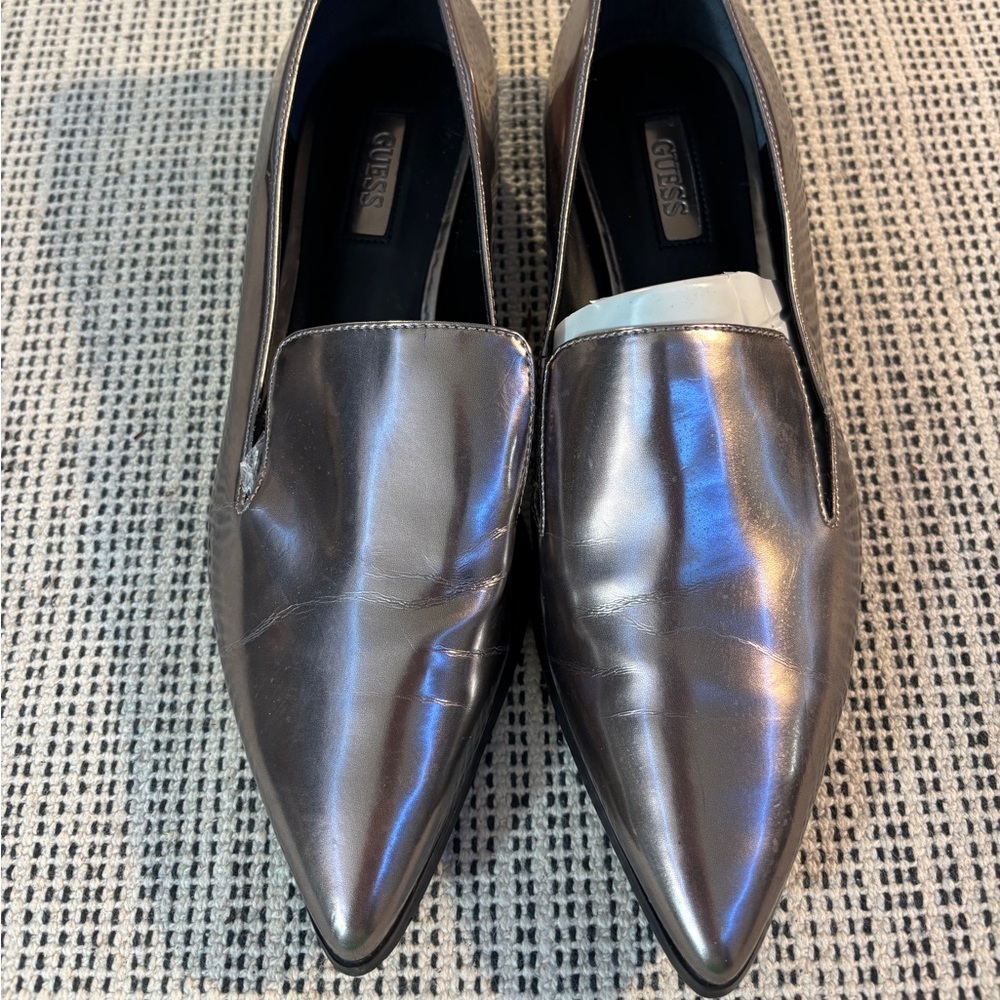 GUESS Flats Slip-On Size 7.5M Women's Shoes